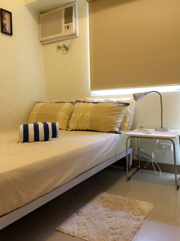 Queen size bed