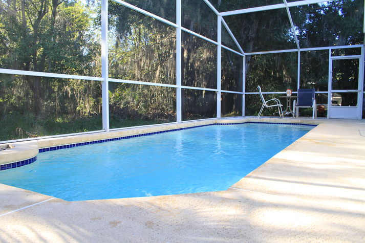 Pool (right side)