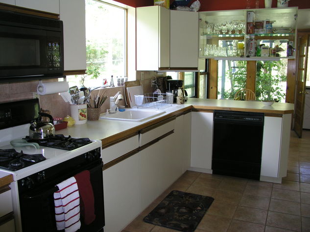 Fully equipped kitchen with lots of counter space.
