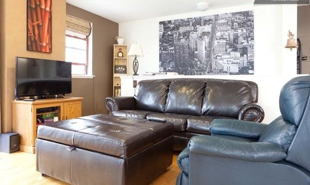 HDTV with 1900 cable channels + WiFi