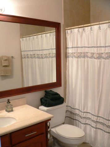 private en-suite bath