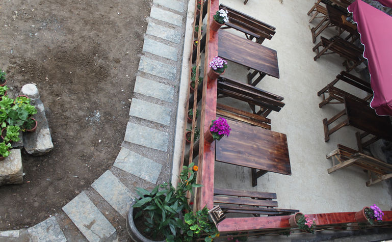 yangshuo loong old house mainyard