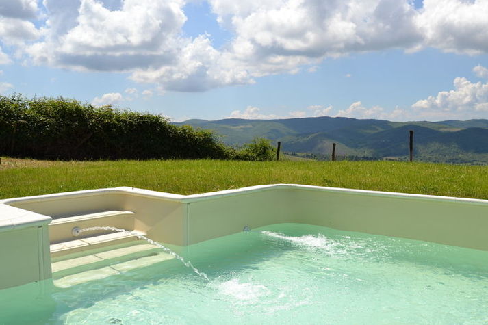PoolOfHouse