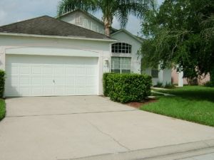 Front of the home - 3BR pool home in Ridgewood Lakes