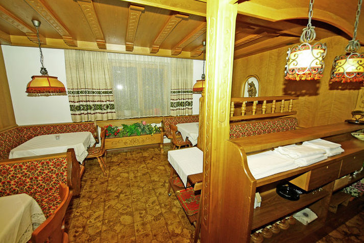 DiningRoom