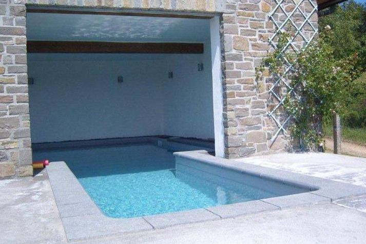 PoolOfHouse