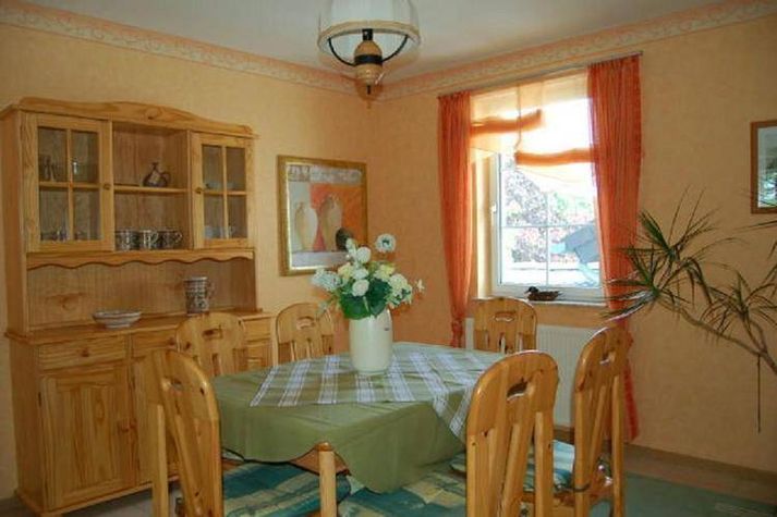 DiningRoom