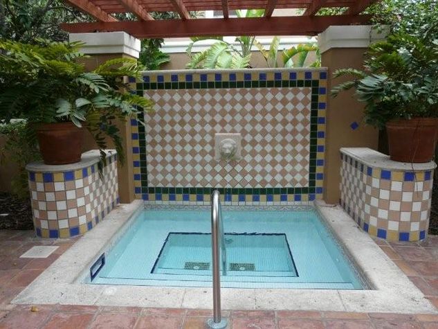 Hot tub / Jacuzzi