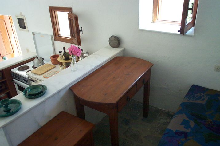 dining / desk area above the kitchen