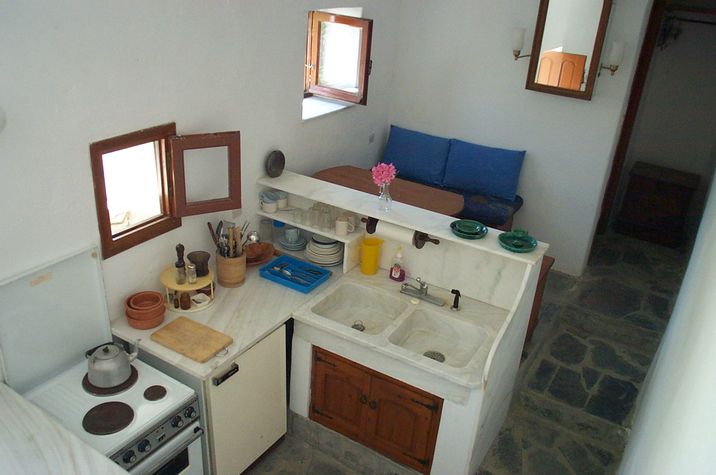kitchen level with dining / desk area above