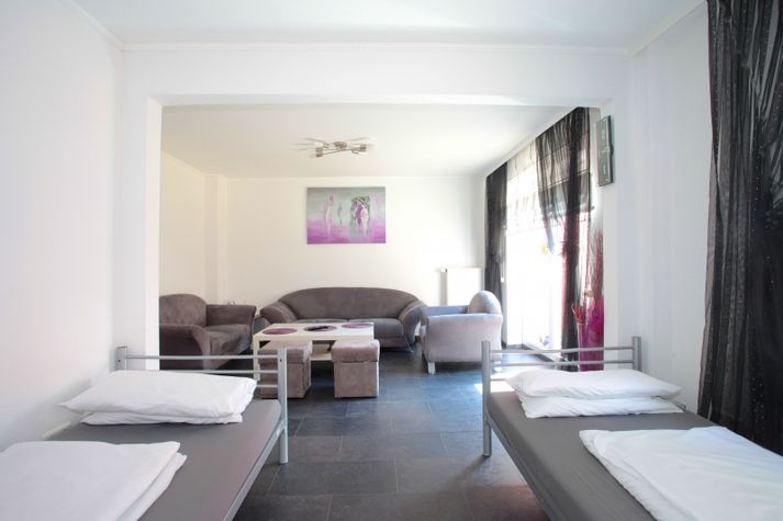 guest room -5-