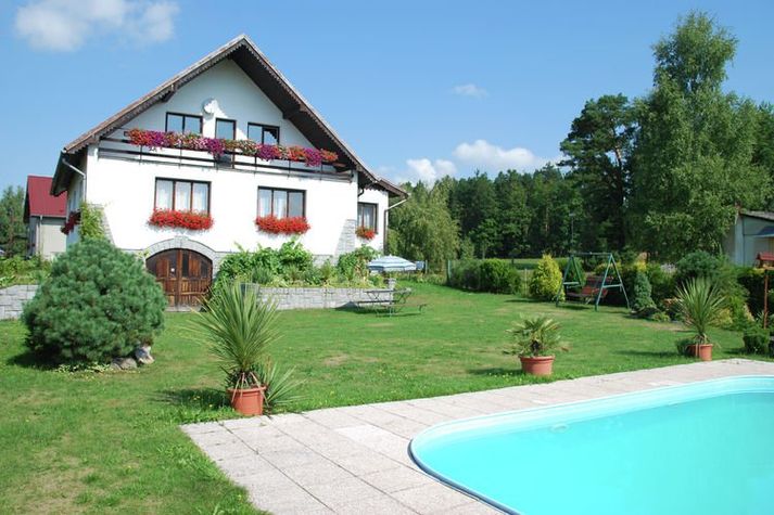 PoolOfHouse