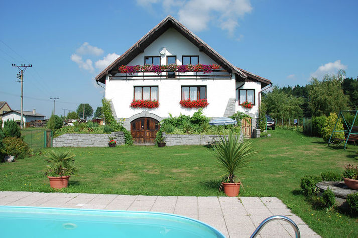 PoolOfHouse