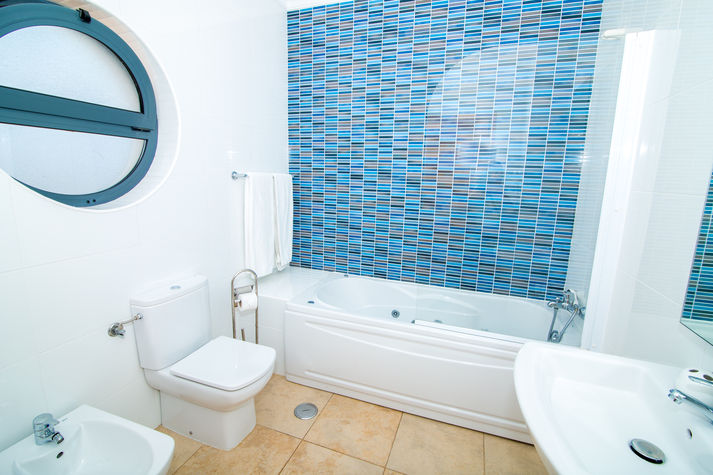 On suite bathroom with Jacuzzi