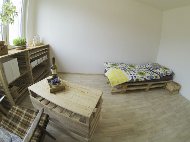 The fully recycled bedroom