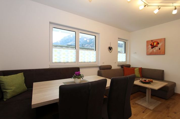 DiningRoom