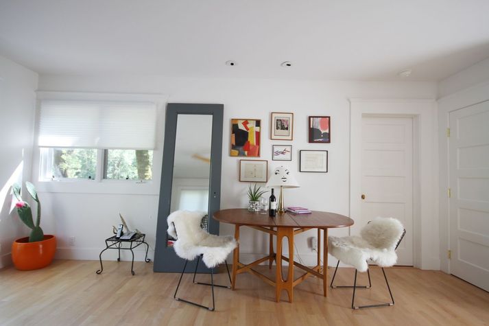 Studio.Living Room.Art