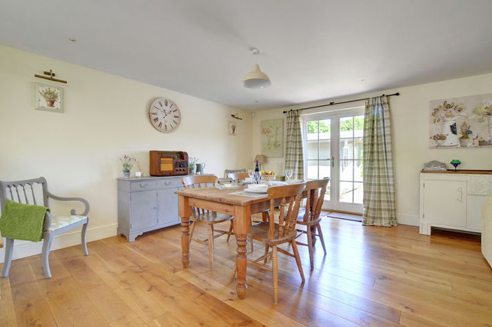 DiningRoom
