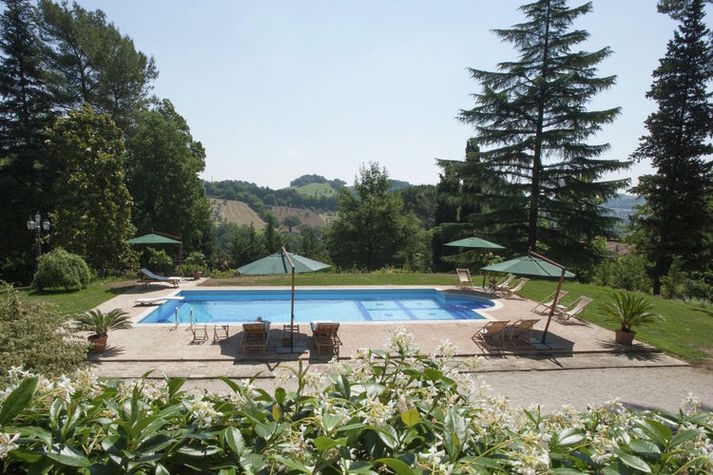 PoolOfHouse