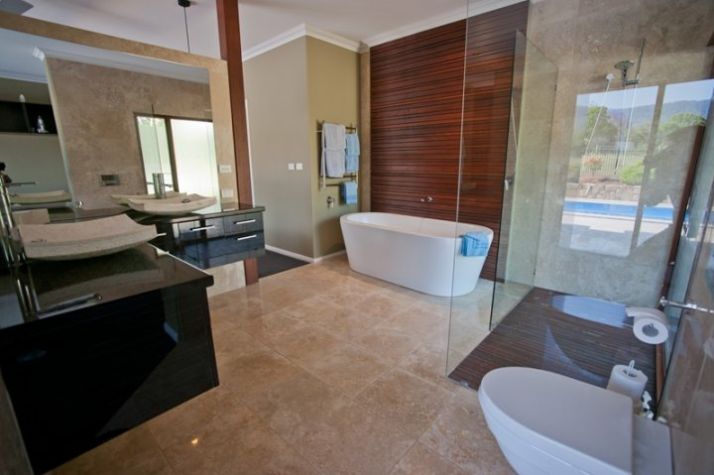 Master Bedroom En-Suite
