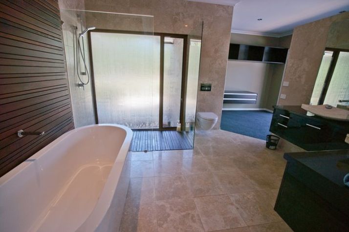 Master Bedroom En-Suite