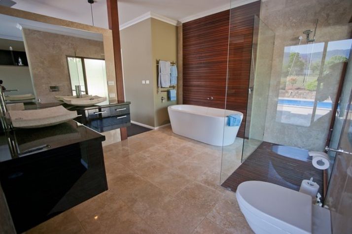 Master Bedroom En-Suite