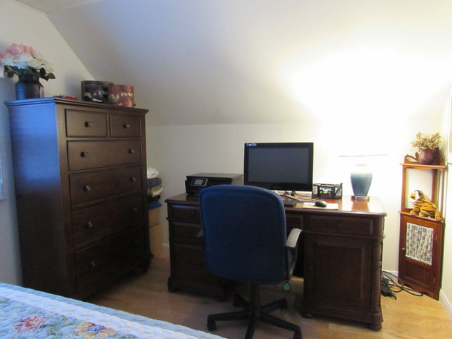Desk/computer in small room