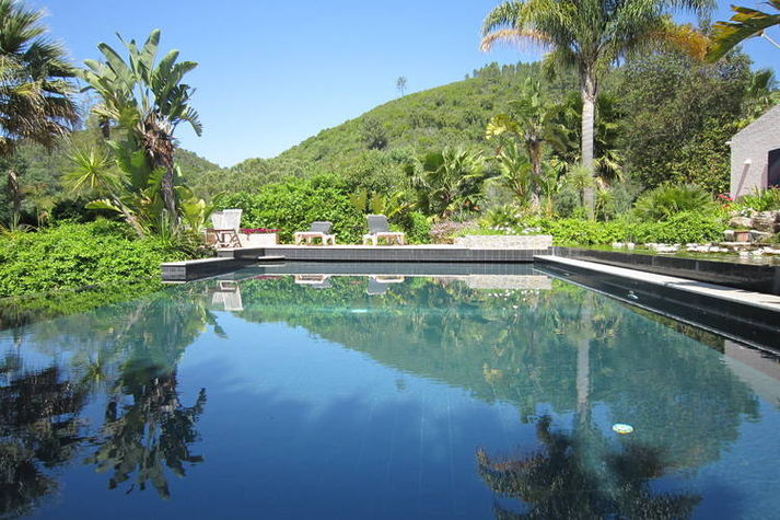 PoolOfHouse