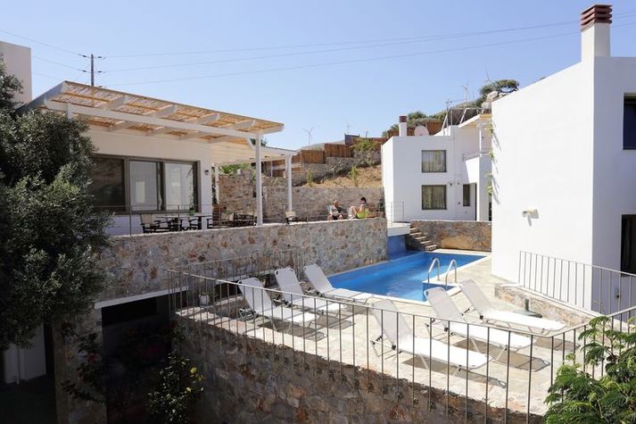 PoolOfHouse
