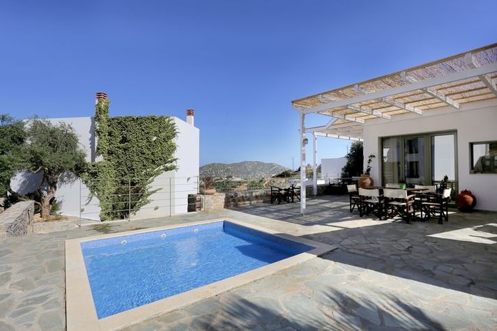 PoolOfHouse